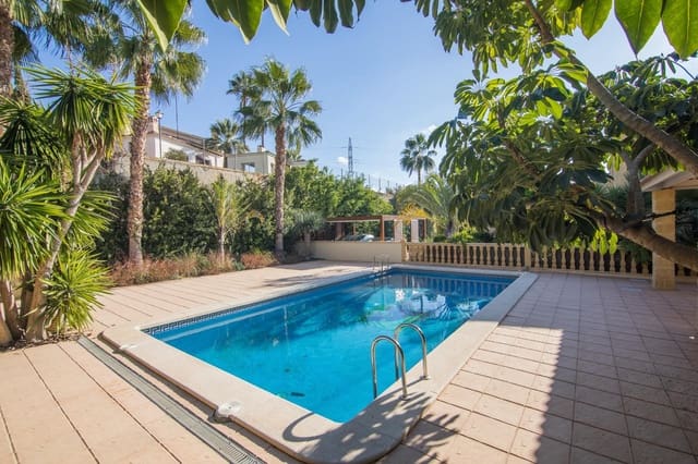 Chalet de 4 habitaciones en Elche / Elx en venta con piscina - 595.000 € (Ref: 8708175)