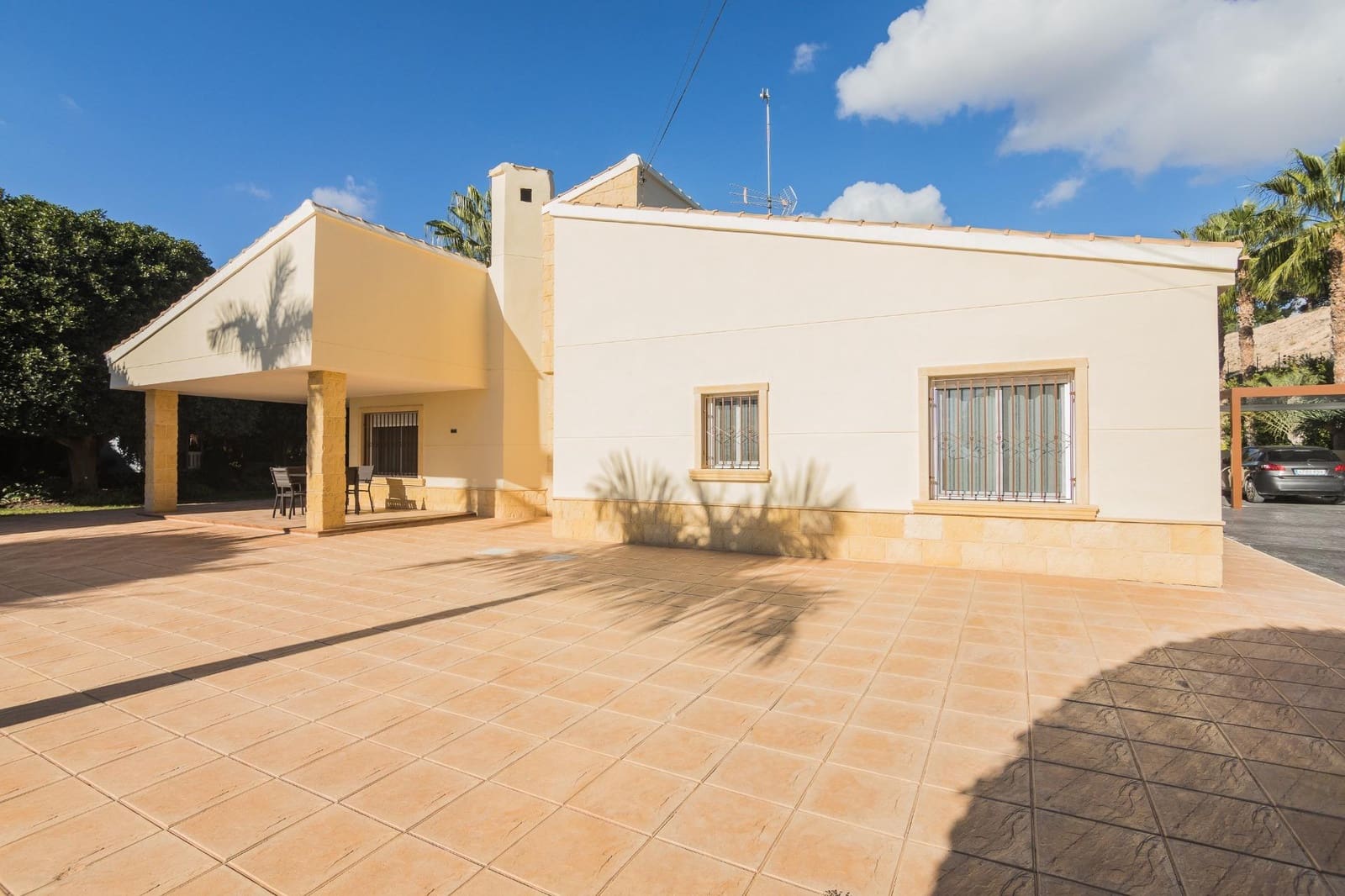 4 bedroom Villa for sale in Elche / Elx with pool - € 595,000 (Ref: 8708175)