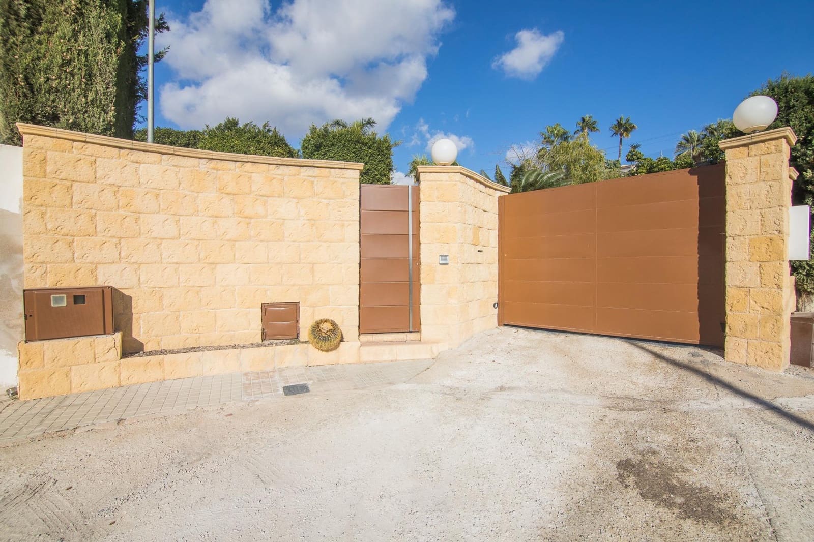 4 bedroom Villa for sale in Elche / Elx with pool - € 595,000 (Ref: 8708175)