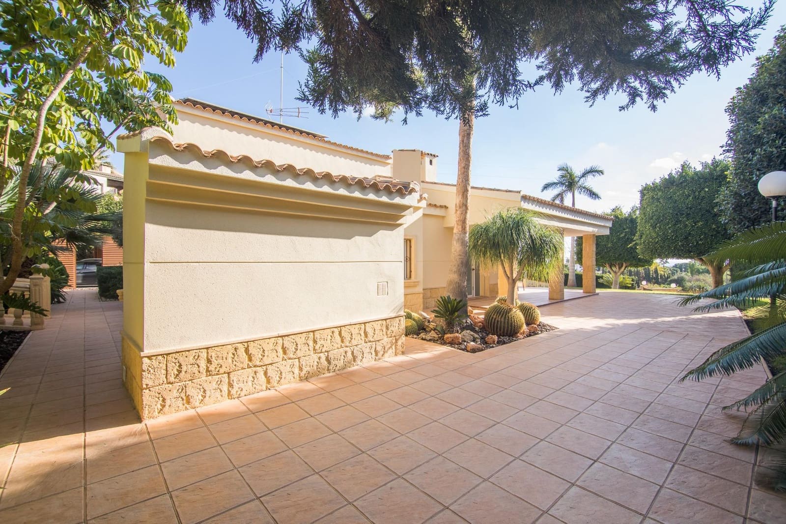 4 bedroom Villa for sale in Elche / Elx with pool - € 595,000 (Ref: 8708175)