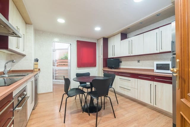 3 soveværelse Lejlighed til leje i Centro, Elche / Elx med garage - € 1.000 (Ref: 9134562)