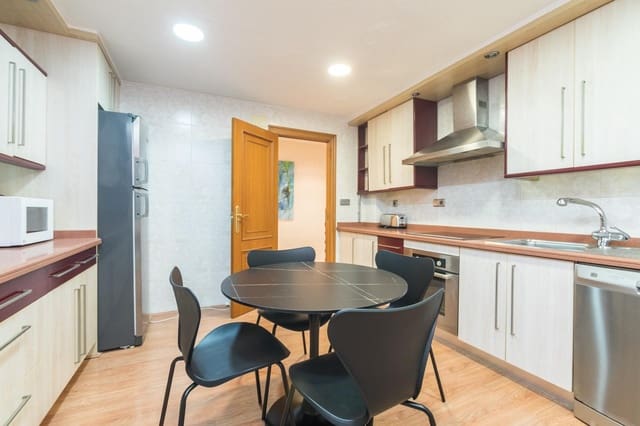 3 soveværelse Lejlighed til leje i Centro, Elche / Elx med garage - € 1.000 (Ref: 9134562)