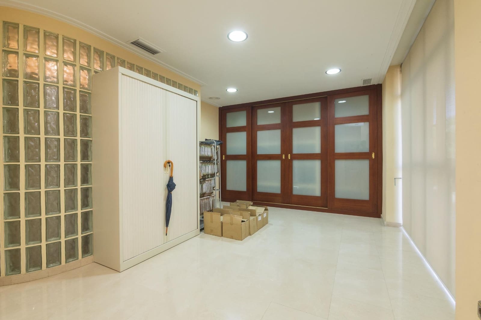 Kontor til salgs i Elche / Elx - € 115 000 (Ref: 9187057)