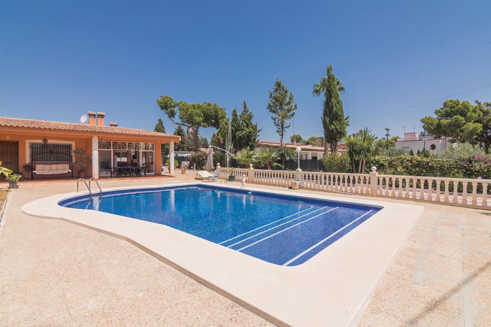 4 bedroom Villa for sale in Elche / Elx with pool - € 495,000 (Ref: 9204671)