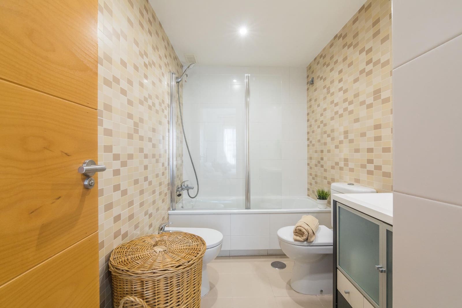 2 bedroom Flat for sale in El Campello with pool garage - € 335,000 (Ref: 9208399)