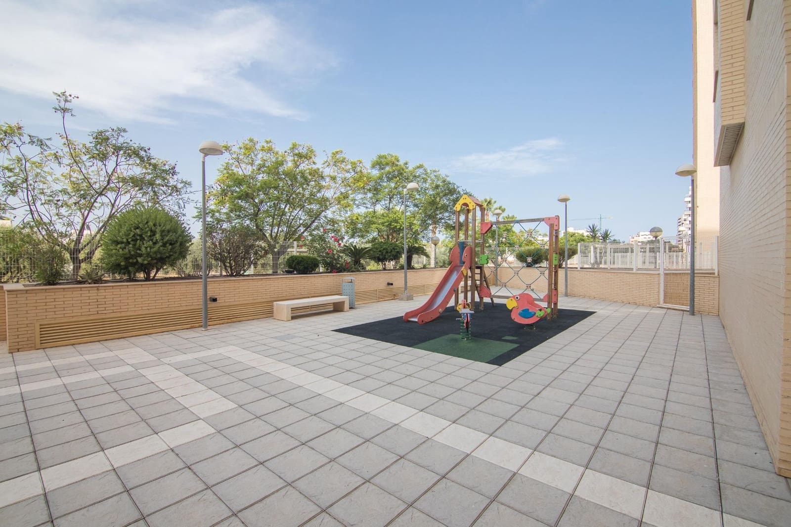 2 bedroom Flat for sale in El Campello with pool garage - € 335,000 (Ref: 9208399)