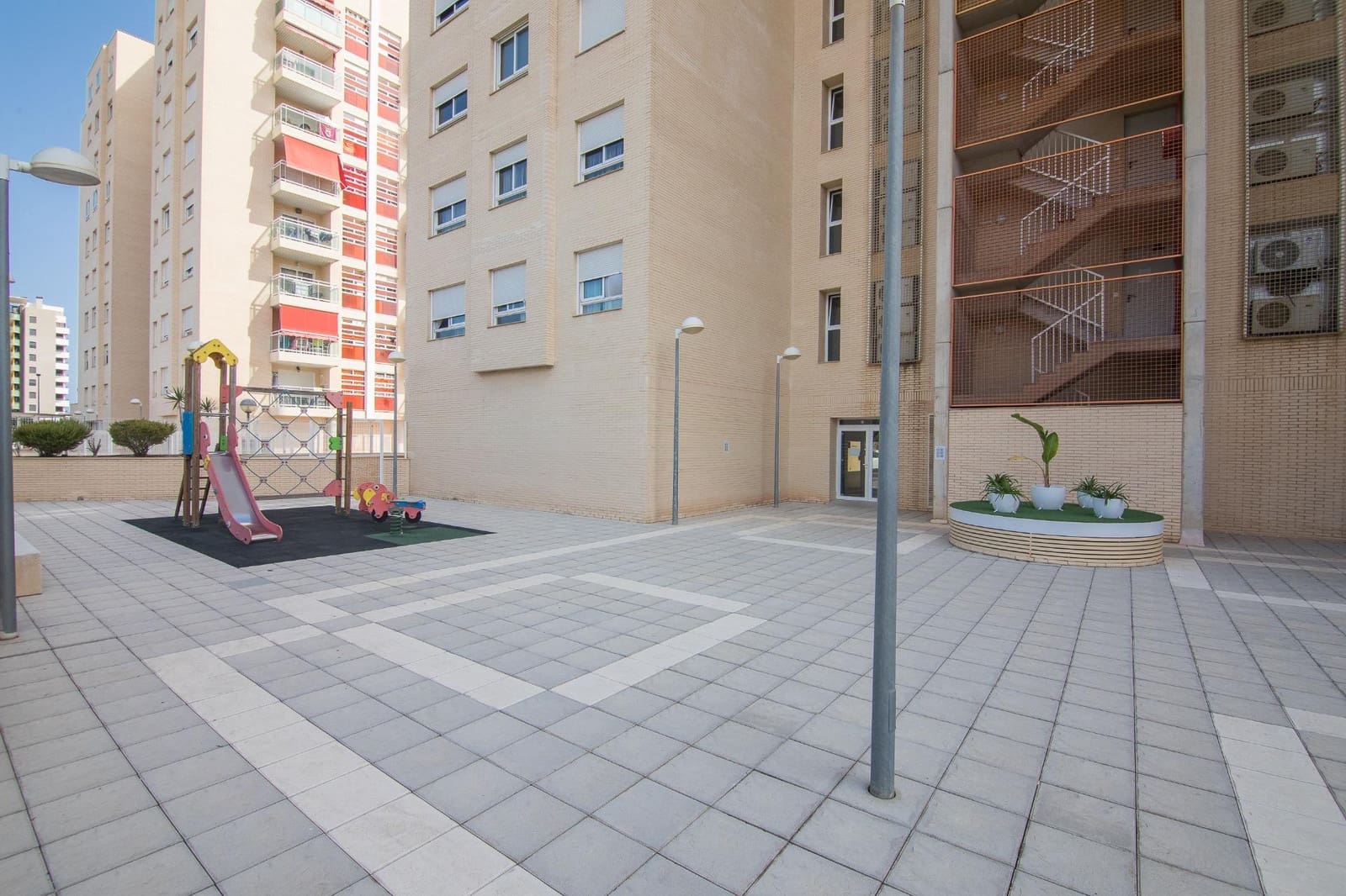 2 bedroom Flat for sale in El Campello with pool garage - € 335,000 (Ref: 9208399)