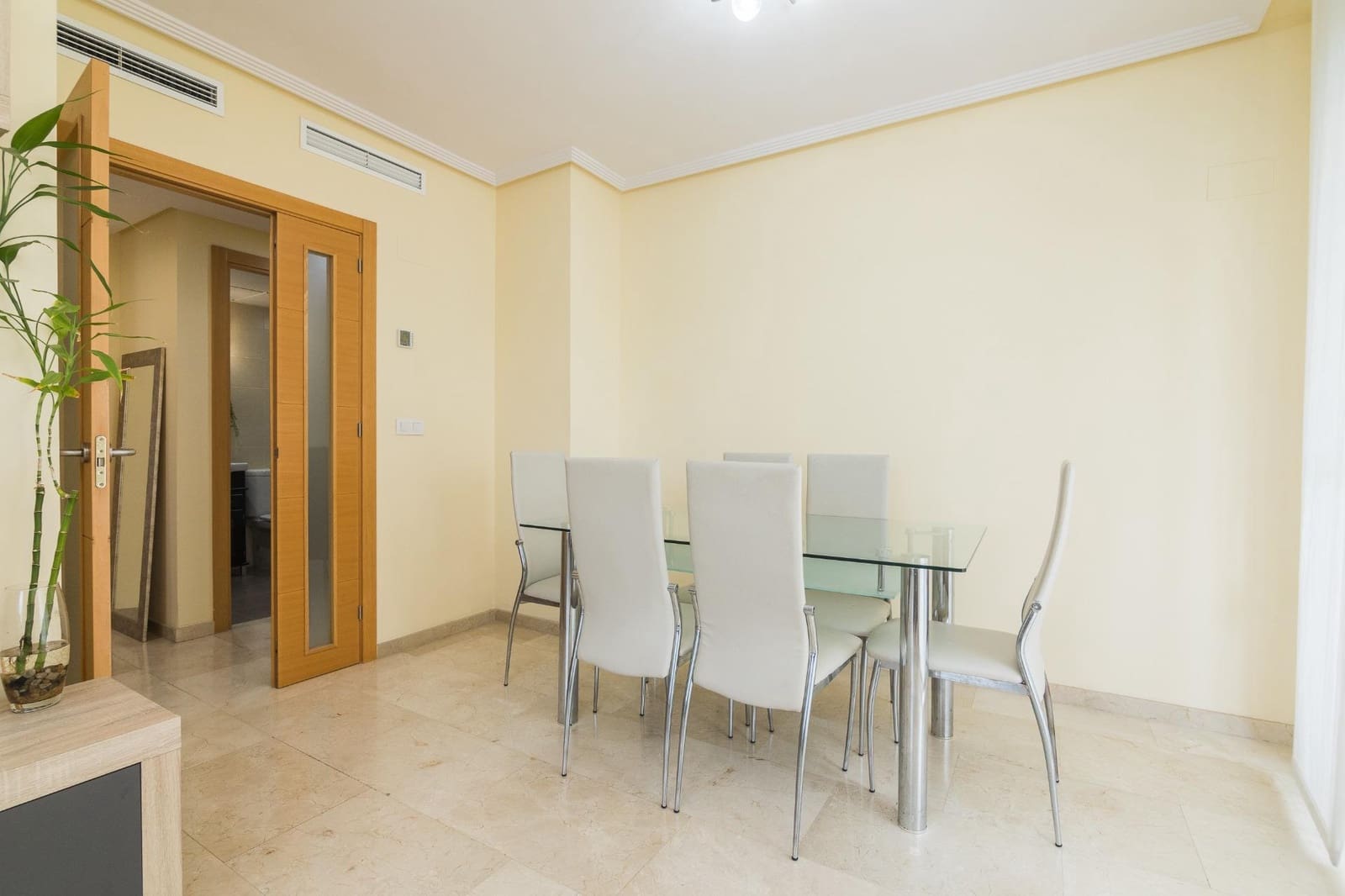 2 bedroom Flat for sale in El Campello with pool garage - € 335,000 (Ref: 9208399)