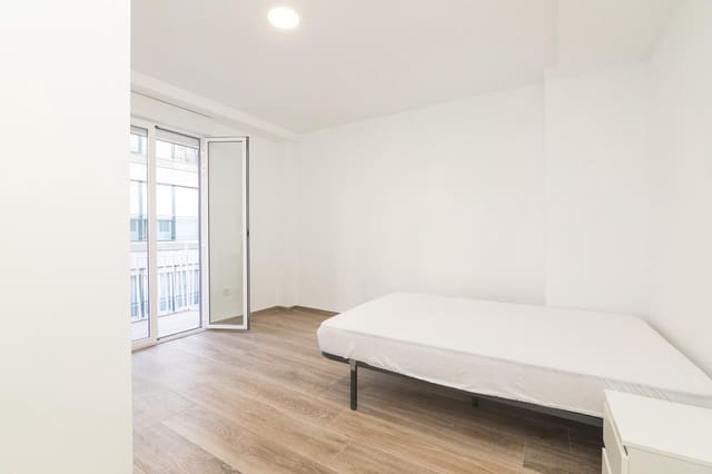 Appartement de 4 chambres à louer à Centro, Elche / Elx - 1 270 € (Ref: 9220089)