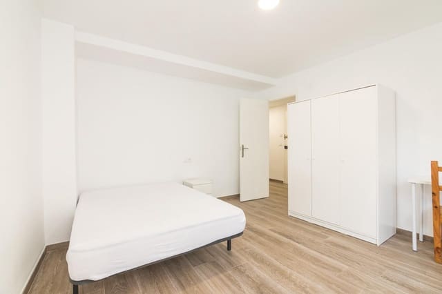 Appartement de 4 chambres à louer à Centro, Elche / Elx - 1 270 € (Ref: 9220089)