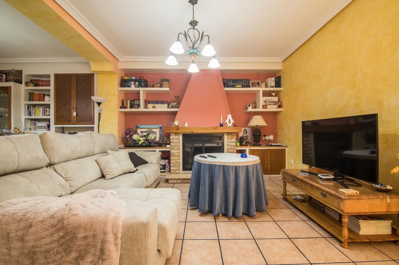 6 soveværelse Rækkehus til salg i L'Alguena / Alguenya med garage - € 270.000 (Ref: 9232665)