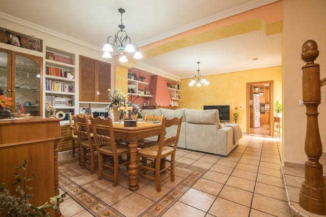 6 bedroom Terraced Villa for sale in L'Algueña / Alguenya with garage - € 270,000 (Ref: 9232665)