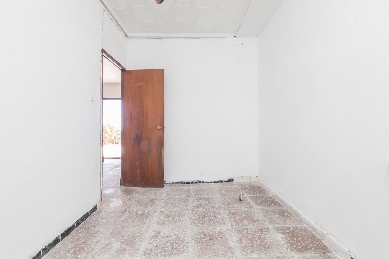 4 Zimmer Villa zu verkaufen in Elche / Elx mit Pool - 165.000 € (Ref: 9344888)