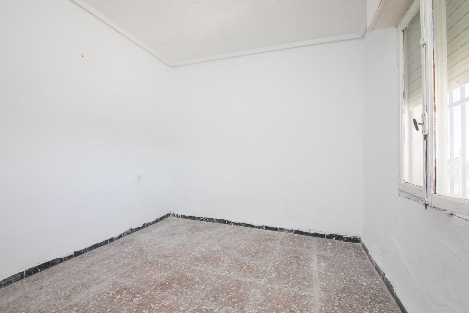 4 Zimmer Villa zu verkaufen in Elche / Elx mit Pool - 165.000 € (Ref: 9344888)