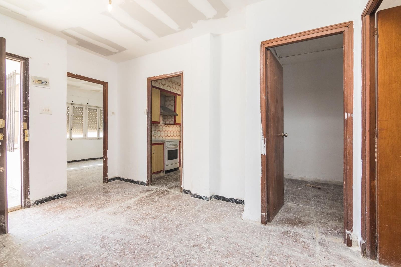 4 Zimmer Villa zu verkaufen in Elche / Elx mit Pool - 165.000 € (Ref: 9344888)