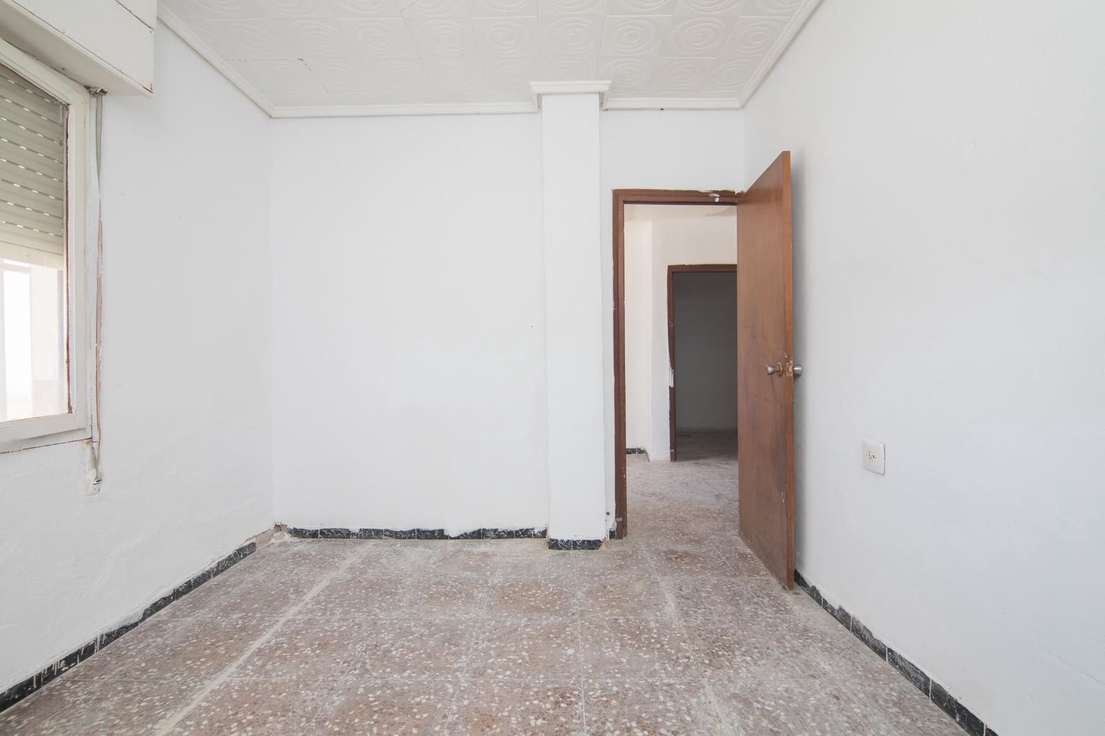 4 Zimmer Villa zu verkaufen in Elche / Elx mit Pool - 165.000 € (Ref: 9344888)