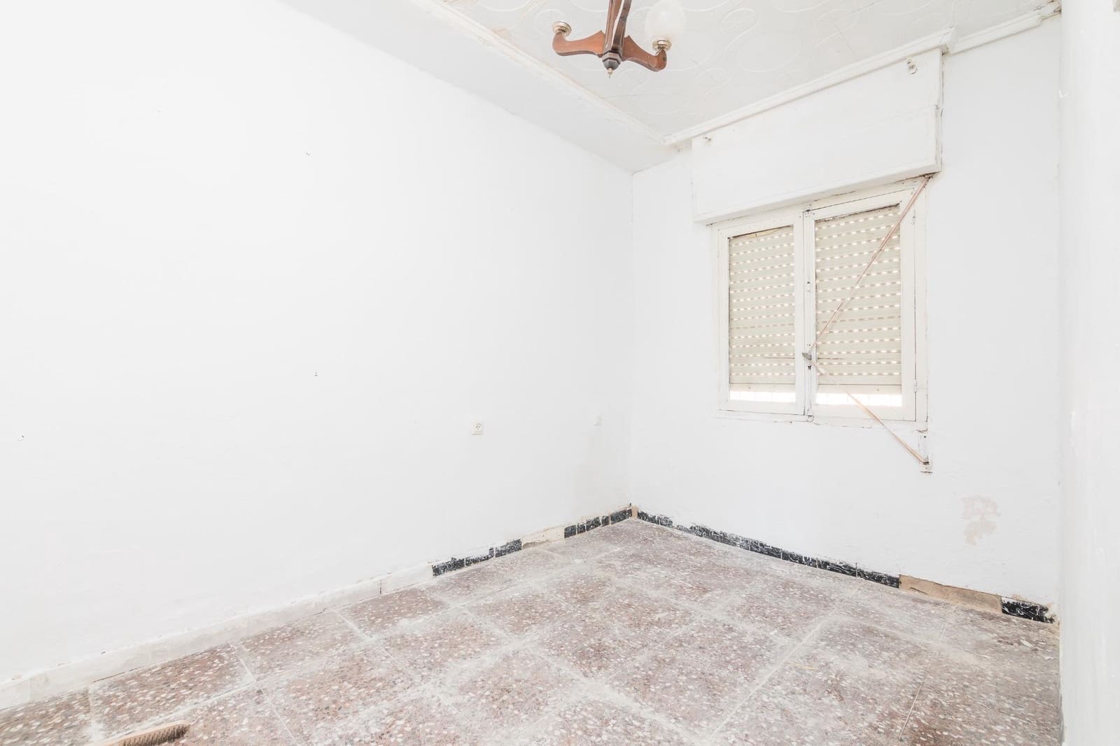 4 Zimmer Villa zu verkaufen in Elche / Elx mit Pool - 165.000 € (Ref: 9344888)