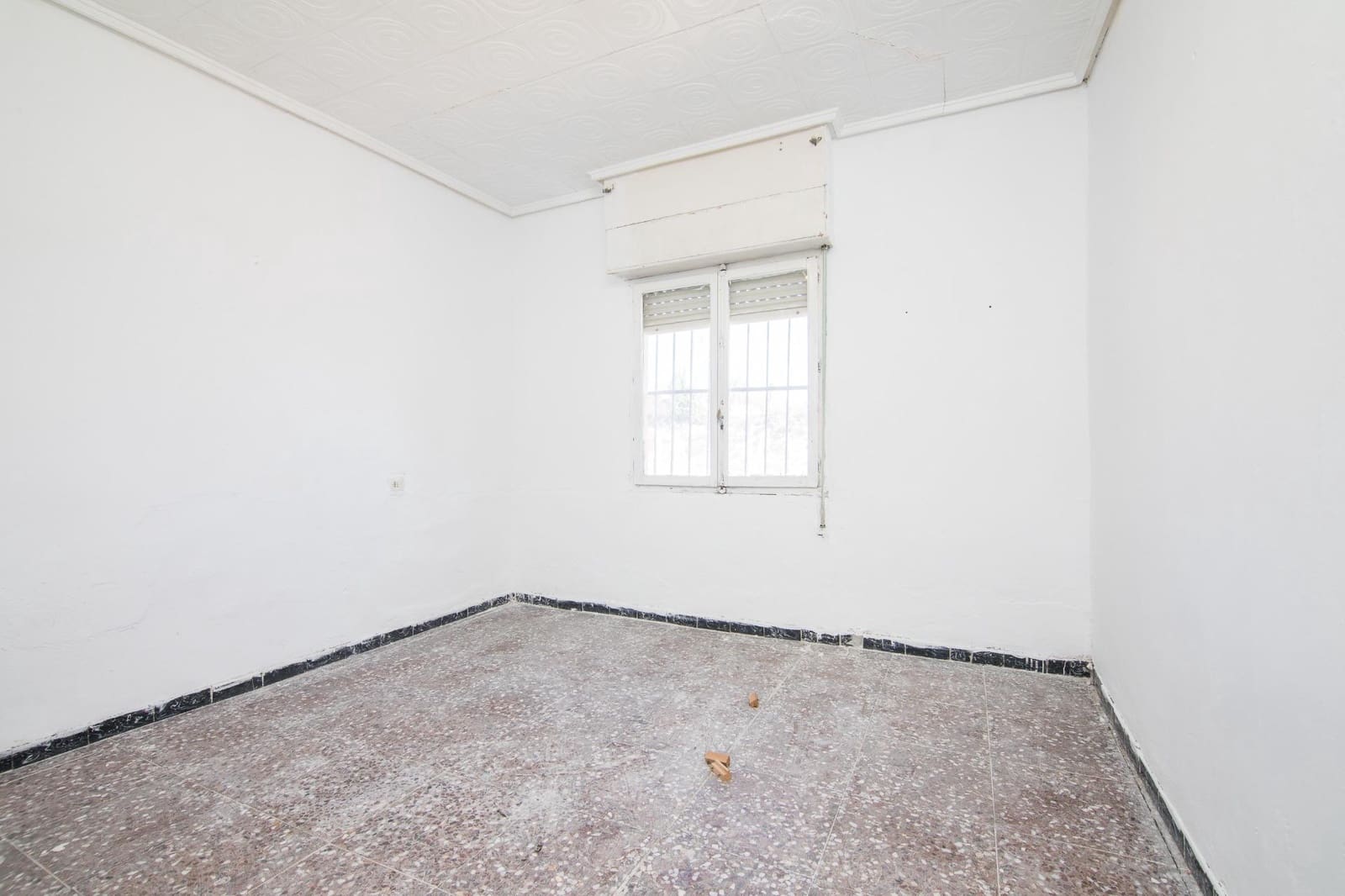 4 Zimmer Villa zu verkaufen in Elche / Elx mit Pool - 165.000 € (Ref: 9344888)