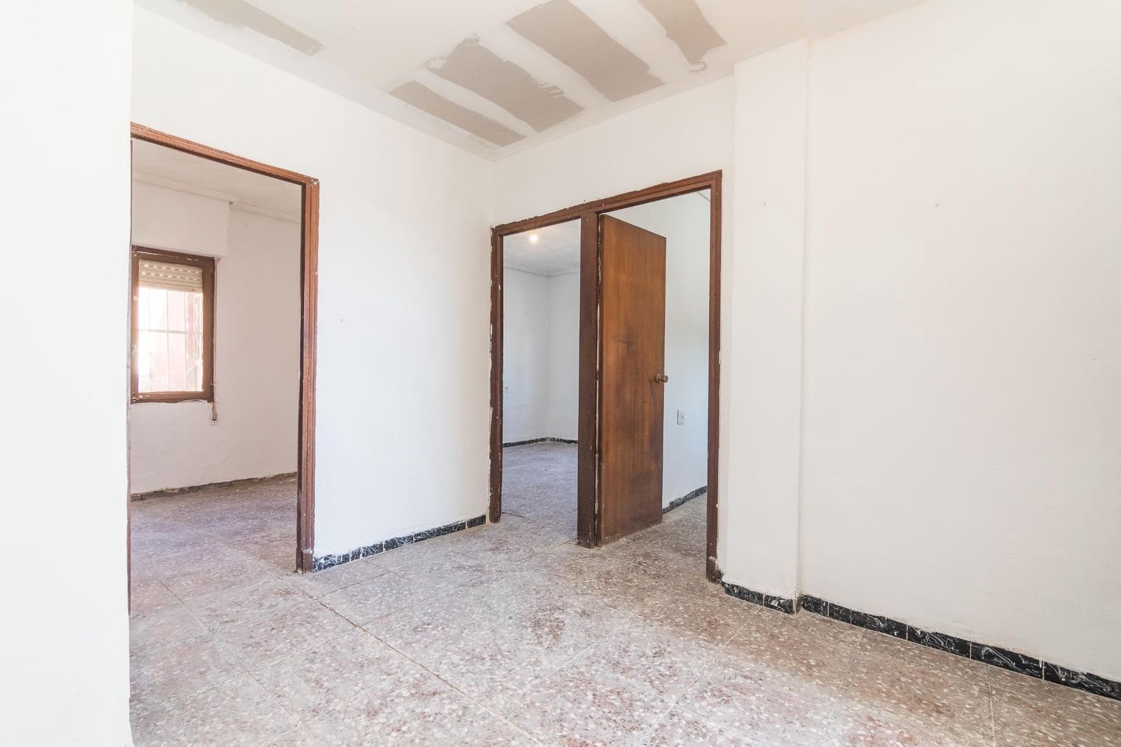 4 Zimmer Villa zu verkaufen in Elche / Elx mit Pool - 165.000 € (Ref: 9344888)