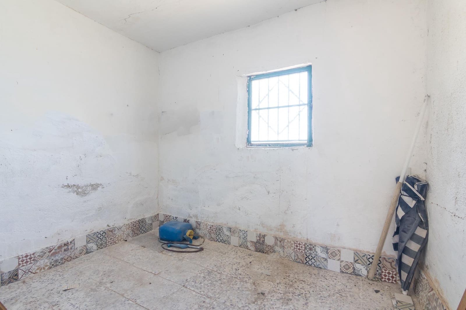 4 Zimmer Villa zu verkaufen in Elche / Elx mit Pool - 165.000 € (Ref: 9344888)