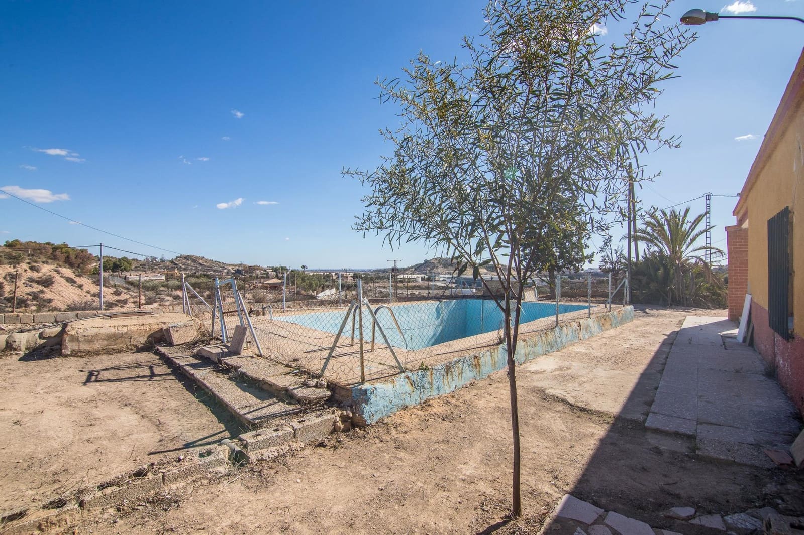 4 Zimmer Villa zu verkaufen in Elche / Elx mit Pool - 165.000 € (Ref: 9344888)