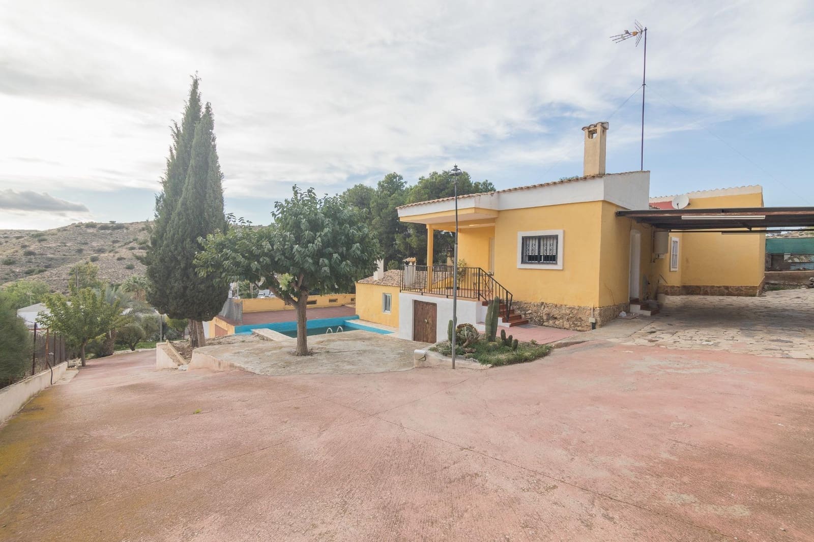 2 soveværelse Villa til salg i Aspe med swimmingpool garage - € 265.000 (Ref: 9401259)