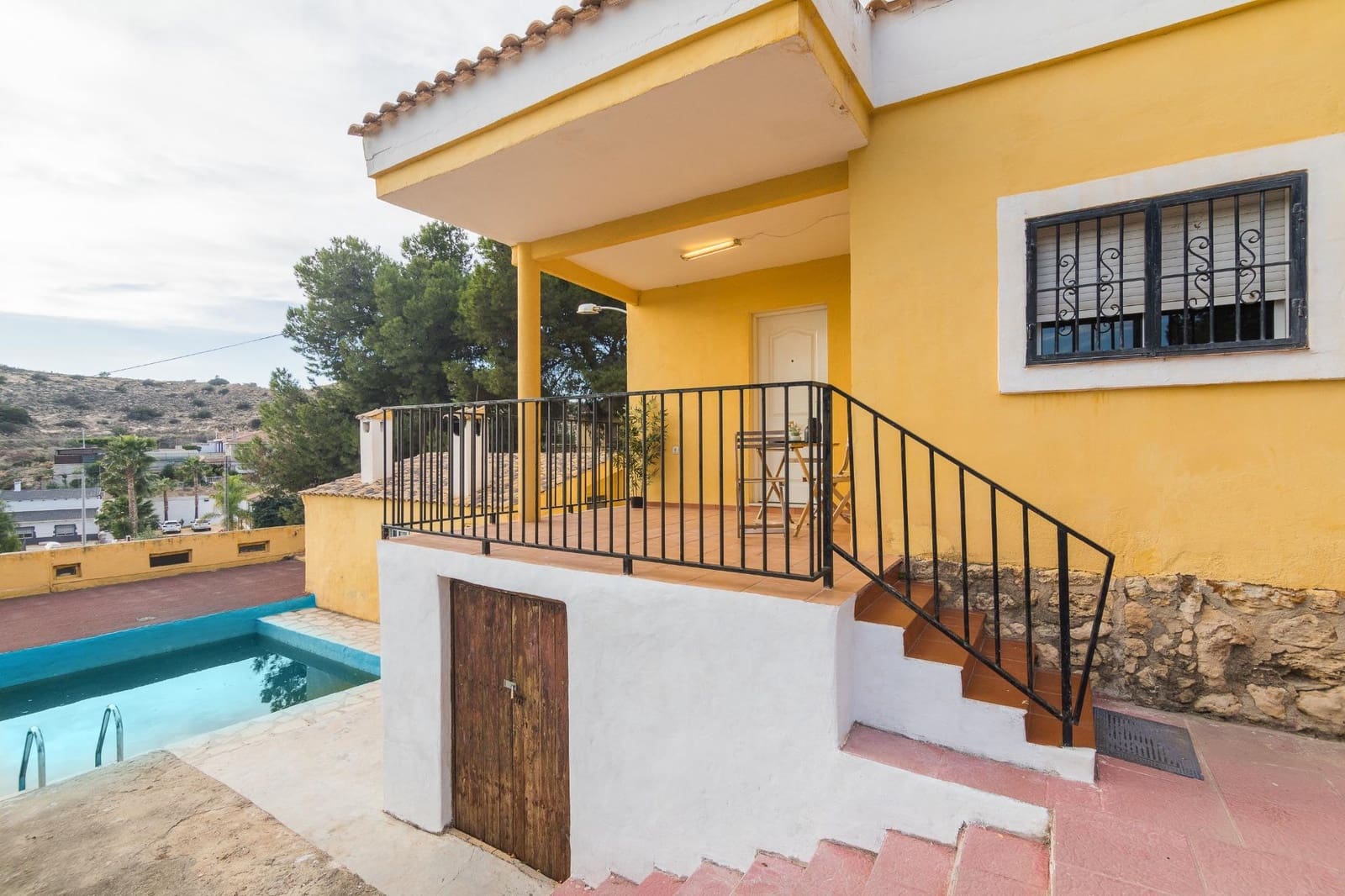 2 bedroom Villa for sale in Aspe with pool garage - € 250,000 (Ref: 9401259)