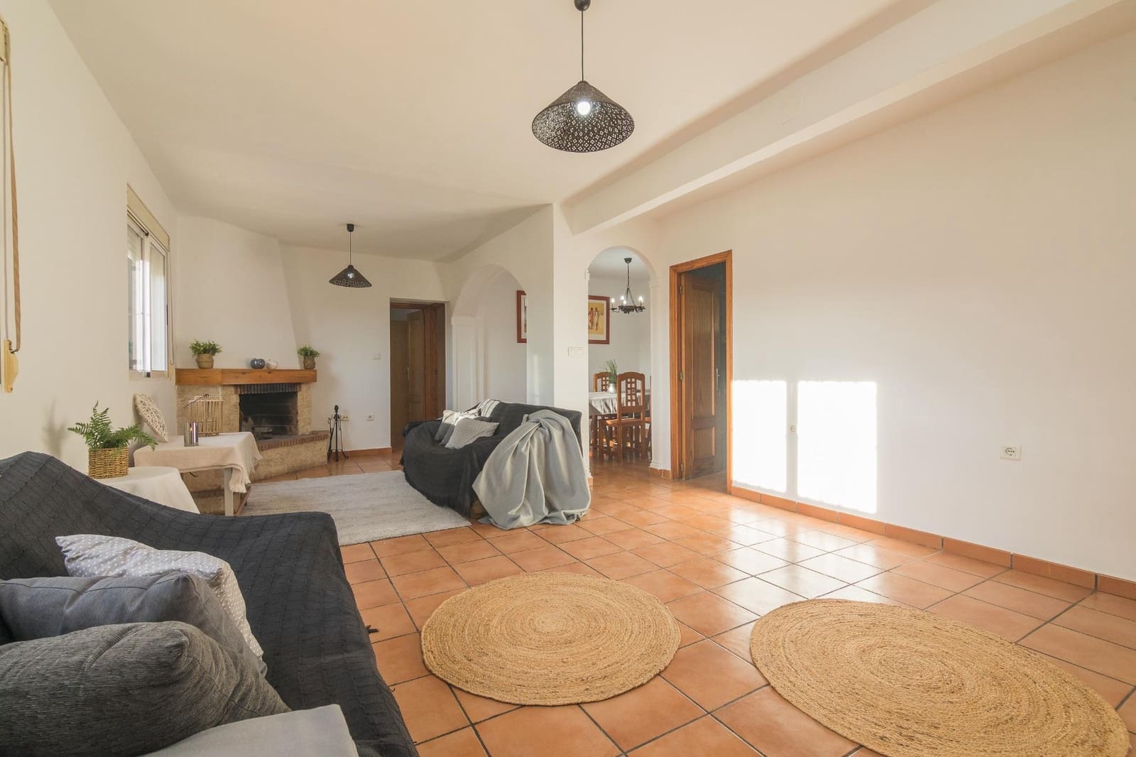 2 bedroom Villa for sale in Aspe with pool garage - € 250,000 (Ref: 9401259)
