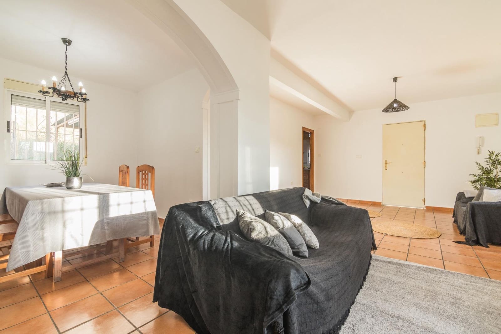 2 bedroom Villa for sale in Aspe with pool garage - € 250,000 (Ref: 9401259)