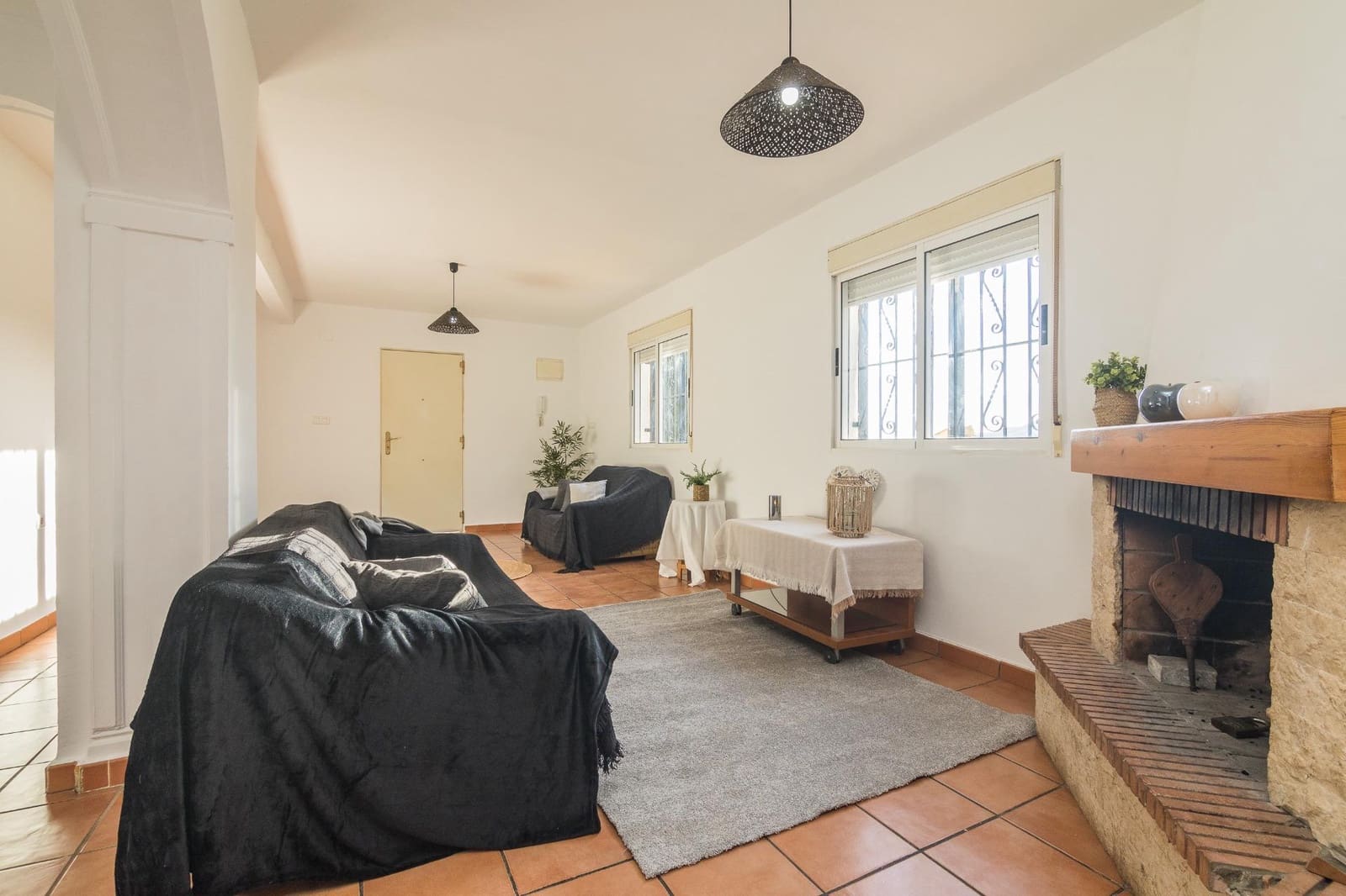 2 bedroom Villa for sale in Aspe with pool garage - € 250,000 (Ref: 9401259)