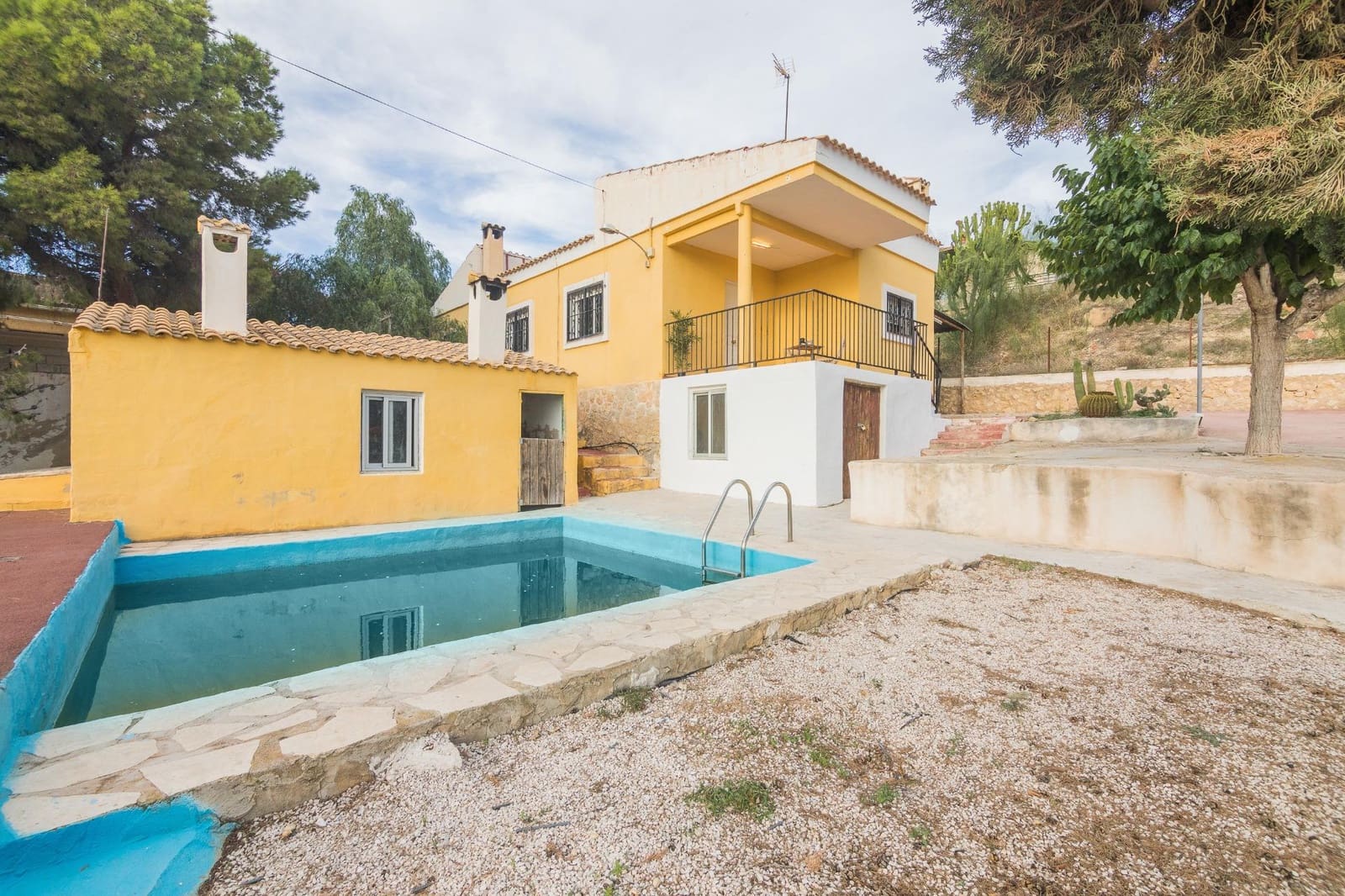 2 bedroom Villa for sale in Aspe with pool garage - € 250,000 (Ref: 9401259)