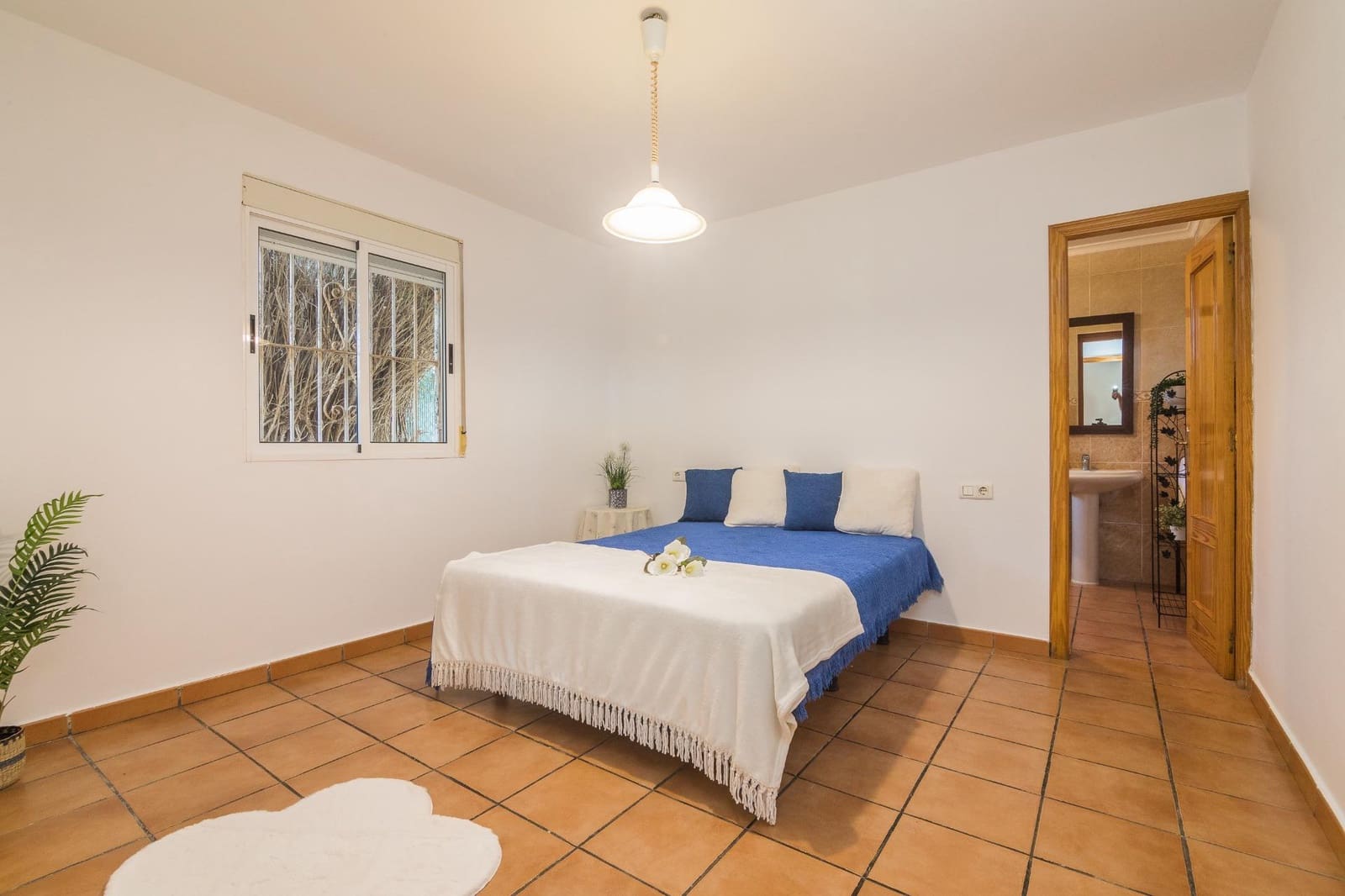 2 bedroom Villa for sale in Aspe with pool garage - € 250,000 (Ref: 9401259)