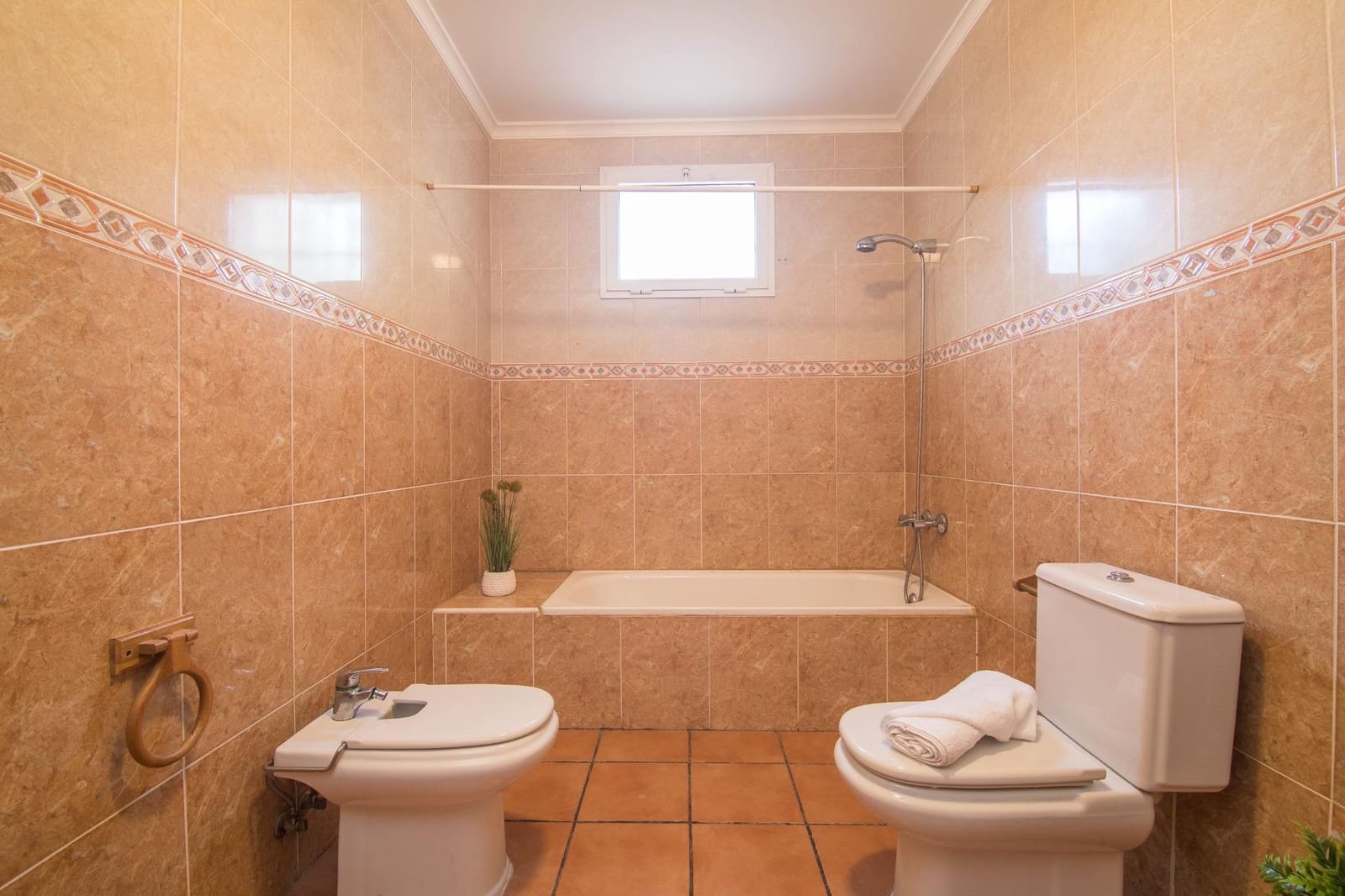 2 bedroom Villa for sale in Aspe with pool garage - € 250,000 (Ref: 9401259)