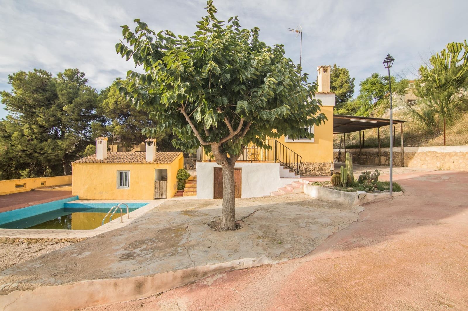 2 bedroom Villa for sale in Aspe with pool garage - € 250,000 (Ref: 9401259)
