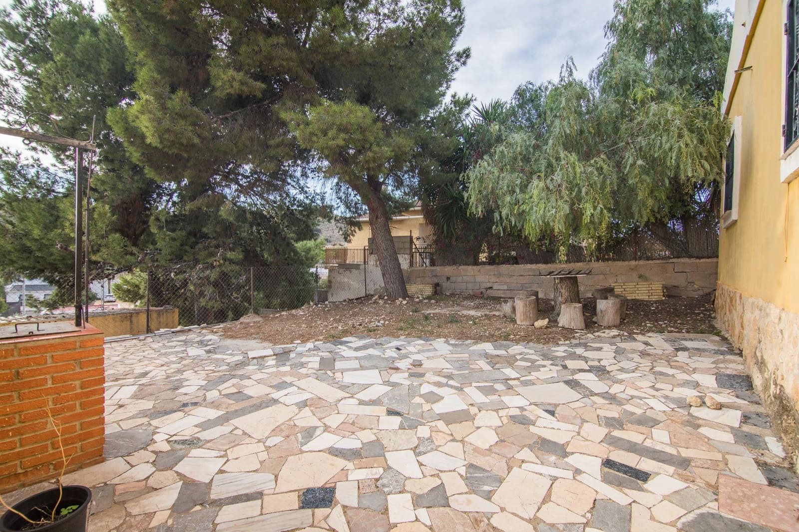 2 bedroom Villa for sale in Aspe with pool garage - € 250,000 (Ref: 9401259)