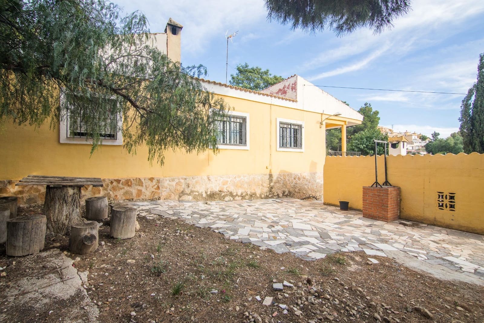2 bedroom Villa for sale in Aspe with pool garage - € 250,000 (Ref: 9401259)