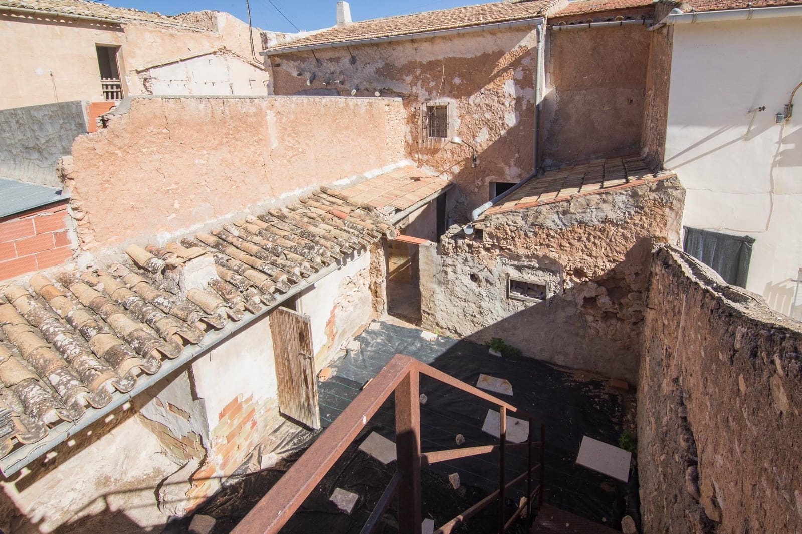 5 bedroom Townhouse for sale in L'Alguena / Alguenya - € 115,000 (Ref: 9414212)