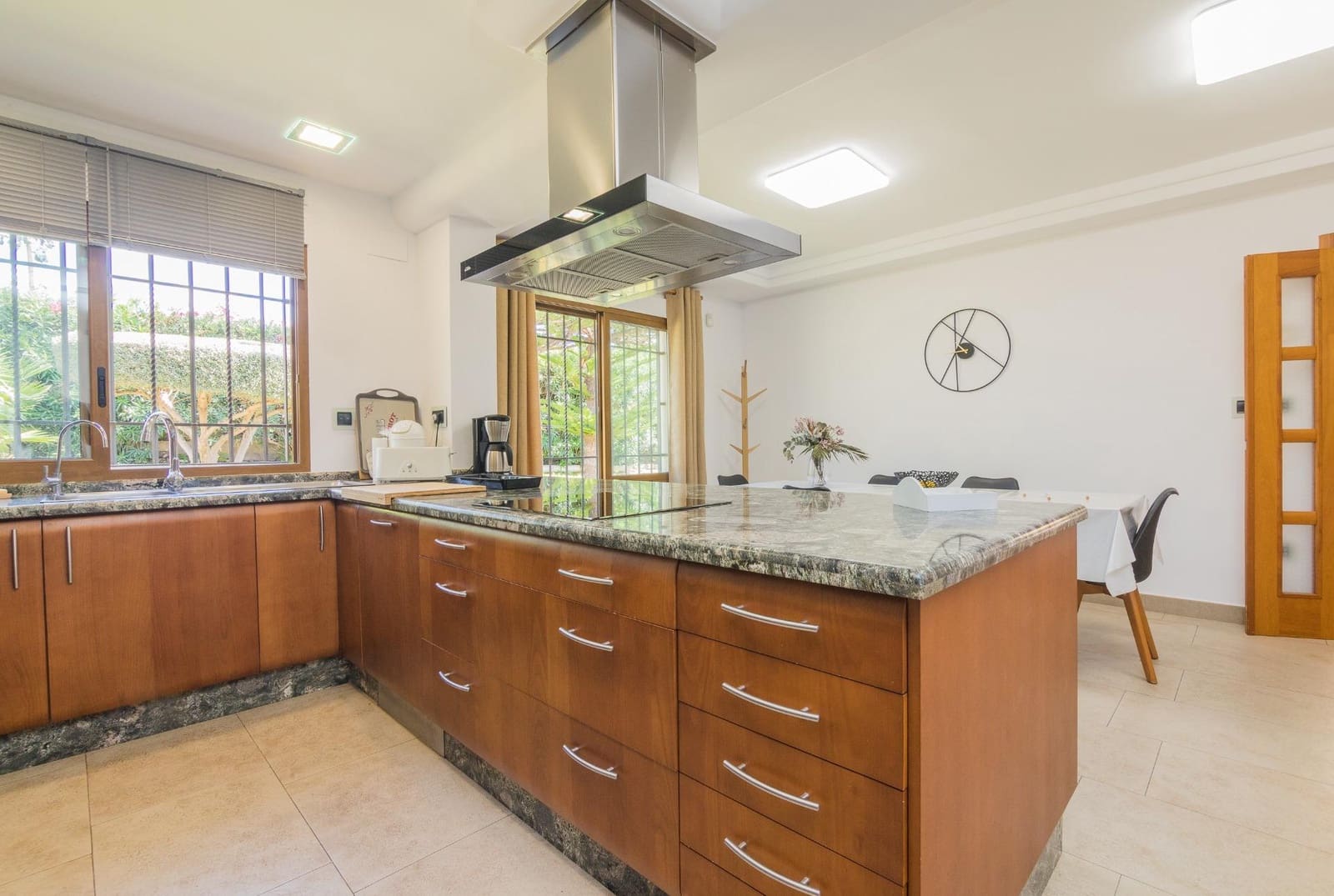 4 slaapkamer Villa te koop in Elche / Elx met zwembad garage - € 719.000 (Ref: 9502461)