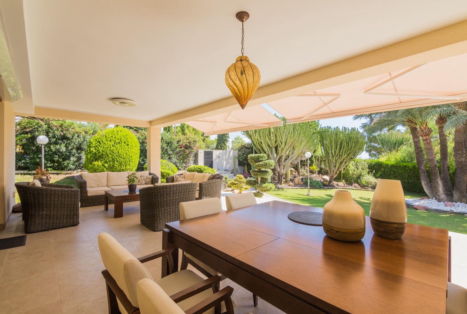 4 slaapkamer Villa te koop in Elche / Elx met zwembad garage - € 719.000 (Ref: 9502461)