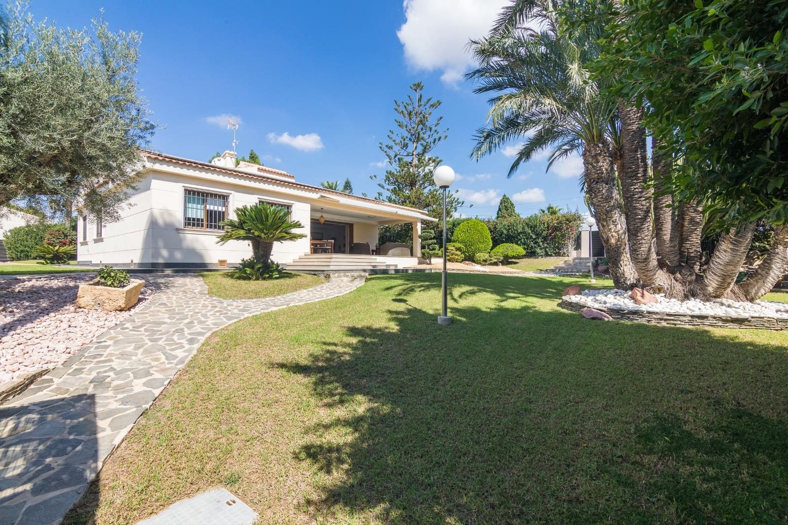 4 slaapkamer Villa te koop in Elche / Elx met zwembad garage - € 719.000 (Ref: 9502461)