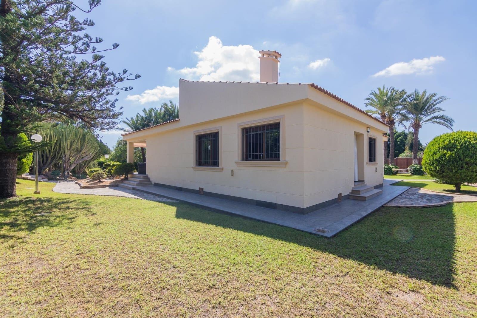 4 slaapkamer Villa te koop in Elche / Elx met zwembad garage - € 719.000 (Ref: 9502461)