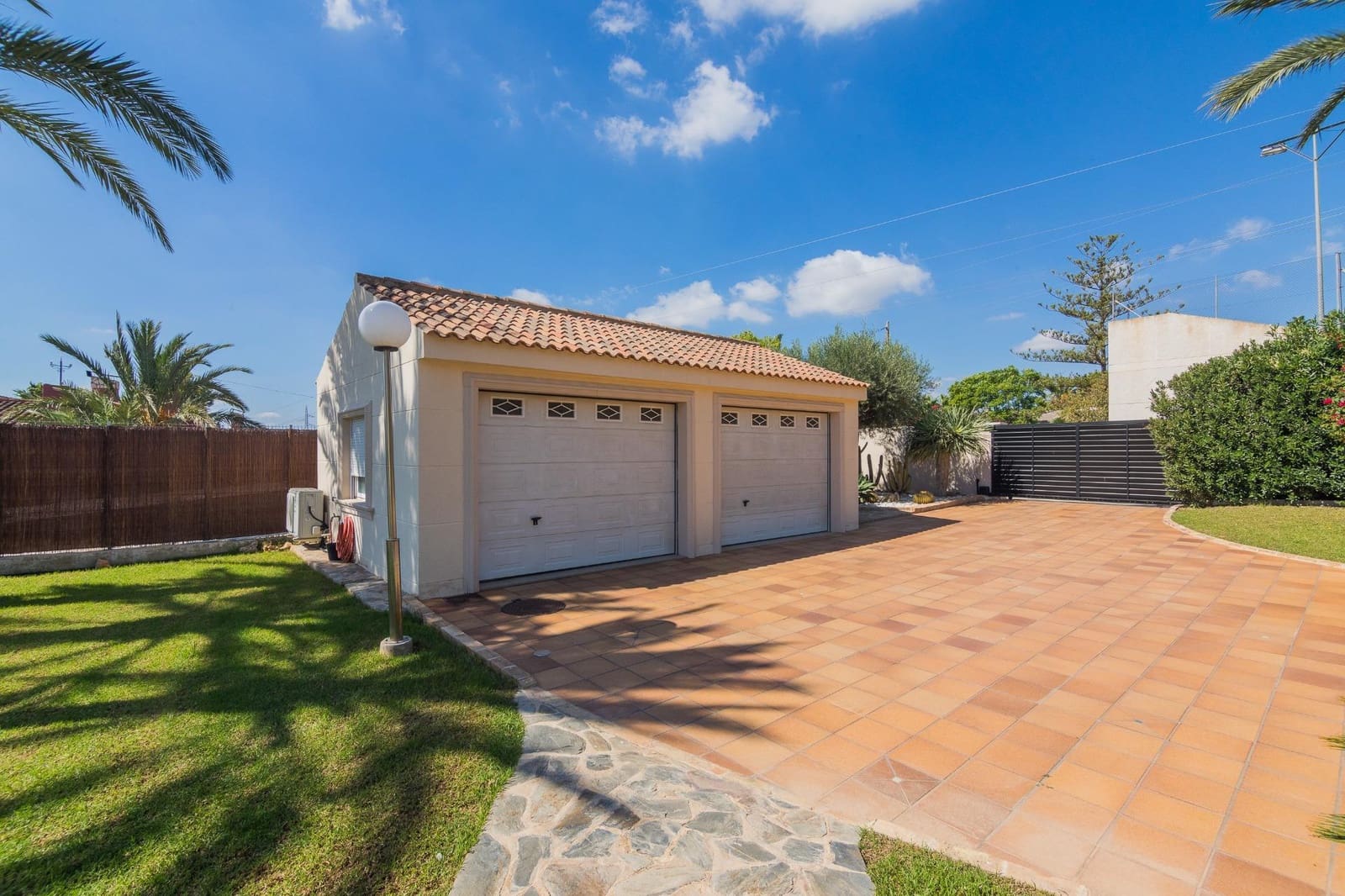 4 slaapkamer Villa te koop in Elche / Elx met zwembad garage - € 719.000 (Ref: 9502461)
