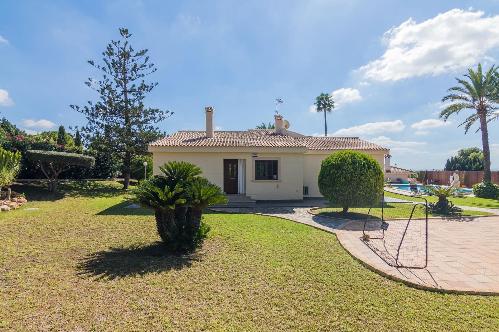 4 slaapkamer Villa te koop in Elche / Elx met zwembad garage - € 719.000 (Ref: 9502461)