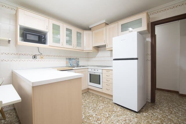 3 makuuhuone Asunto vuokrattavana paikassa Elche / Elx - 850 € (Ref: 9527803)