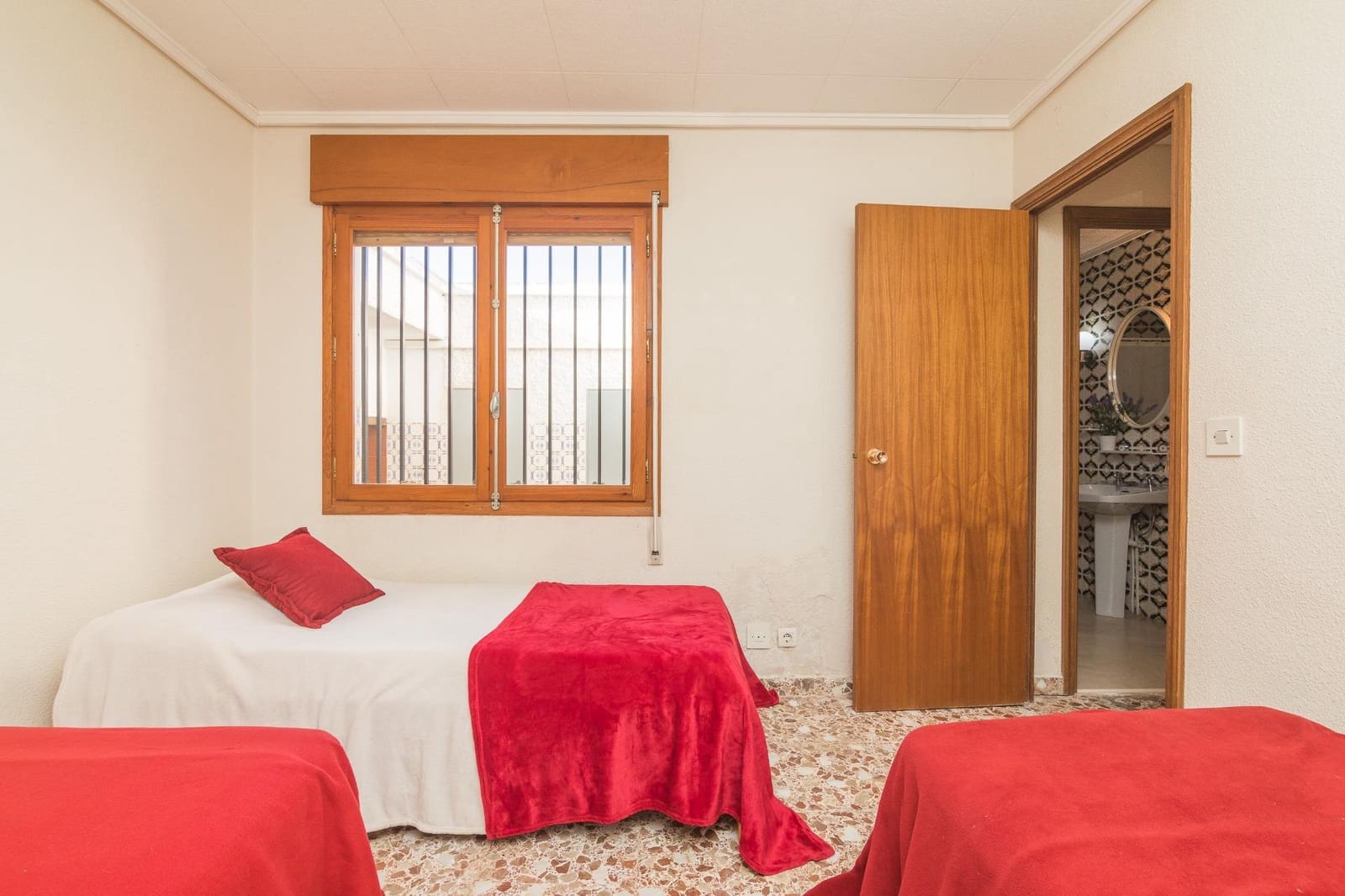 4 bedroom Villa for sale in Valverde with pool garage - € 425,000 (Ref: 9715006)