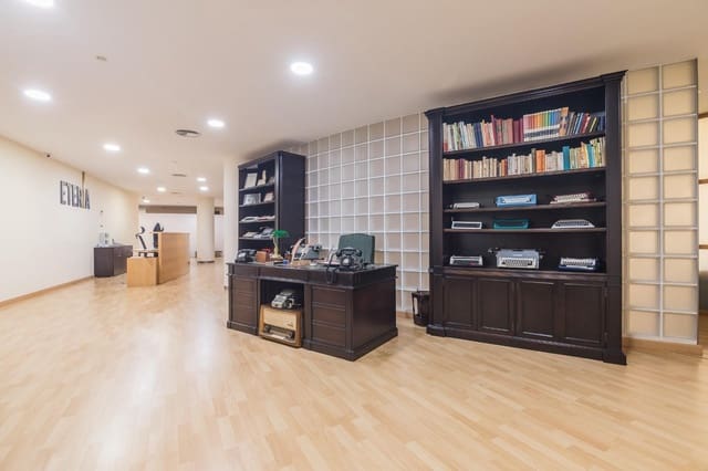 Kontor til salg i Nou Altabix, Elche / Elx - € 460.000 (Ref: 9752137)