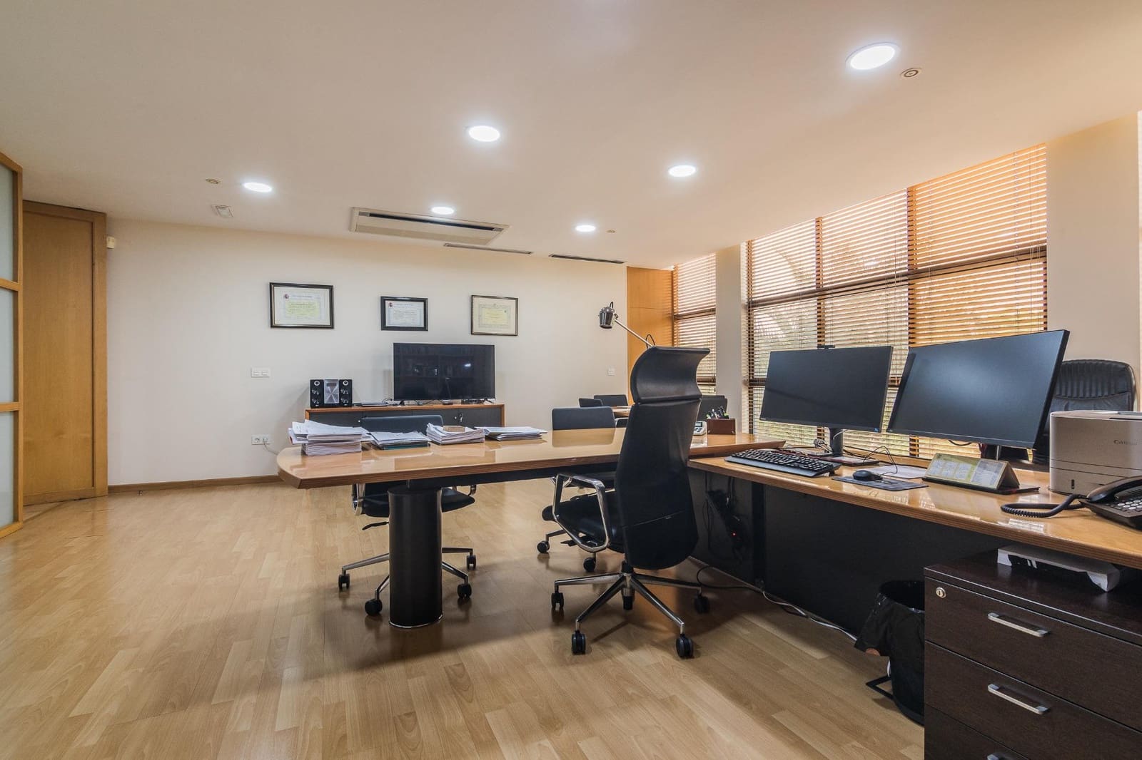 Kontor til salg i Elche / Elx - € 460.000 (Ref: 9752137)