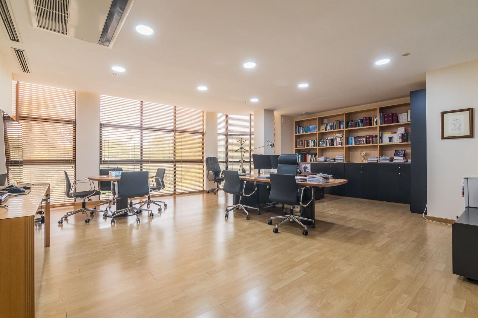 Kontor til salg i Elche / Elx - € 460.000 (Ref: 9752137)