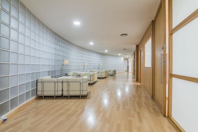 Kantoor te koop in Nou Altabix, Elche / Elx - € 460.000 (Ref: 9752137)