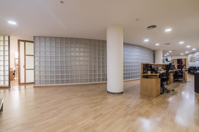 Kantoor te koop in Nou Altabix, Elche / Elx - € 460.000 (Ref: 9752137)